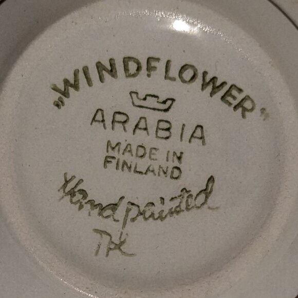 Vintage Handpainted Arabia Finland Windflower Teacup and Saucer with Flaw - Picture 5 of 14